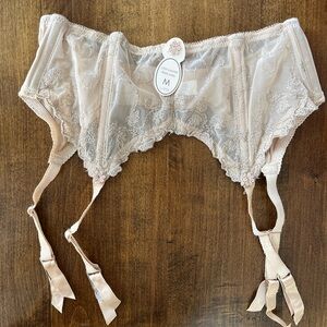 NWT La Senza garter, M